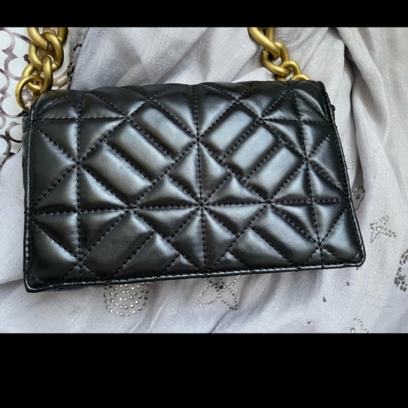 Beautiful Designer Look Black Quilted Bag - Picture 2 of 10